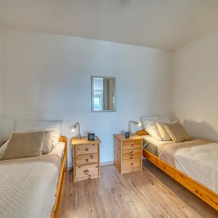 - Haus D, App 0d0803 *