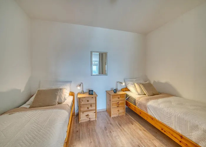 - Haus D, App 0d0803 *